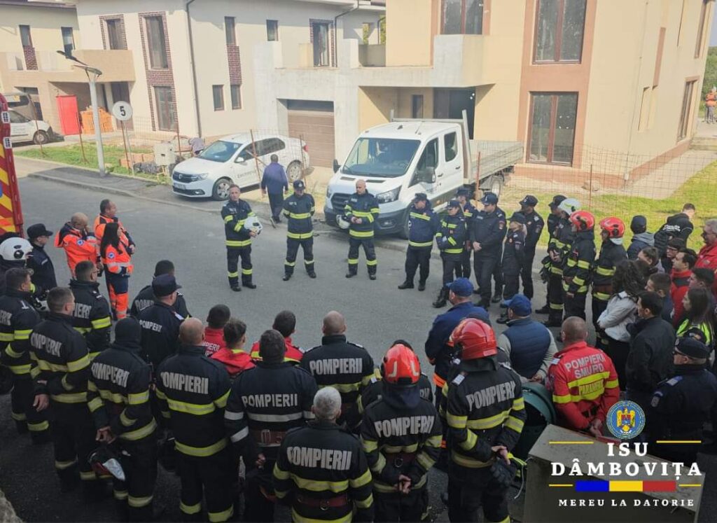 Exercițiu cu forțe și mijloace în teren pentru gestionarea unei situații de urgență într-un ansamblu rezidențial din Crevedia Exercițiu cu forțe și mijloace în teren pentru gestionarea unei situații de urgență într-un ansamblu rezidențial din Crevedia, organizat