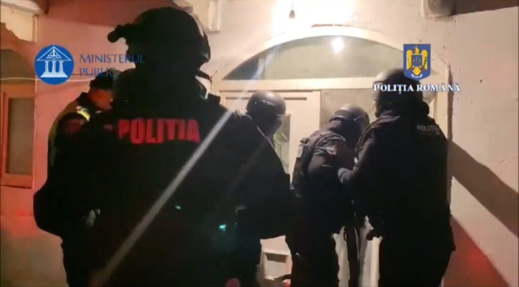 Peste 70 de percheziții în Găești, Mătăsaru, Crângurile, Ludești, Cobia, Corbii Mari și Potlogi. VIDEO Peste 70 de percheziții pentru combaterea infracționalității , ACUM , județul Dâmbovița este scena unei acțiuni majore de combatere