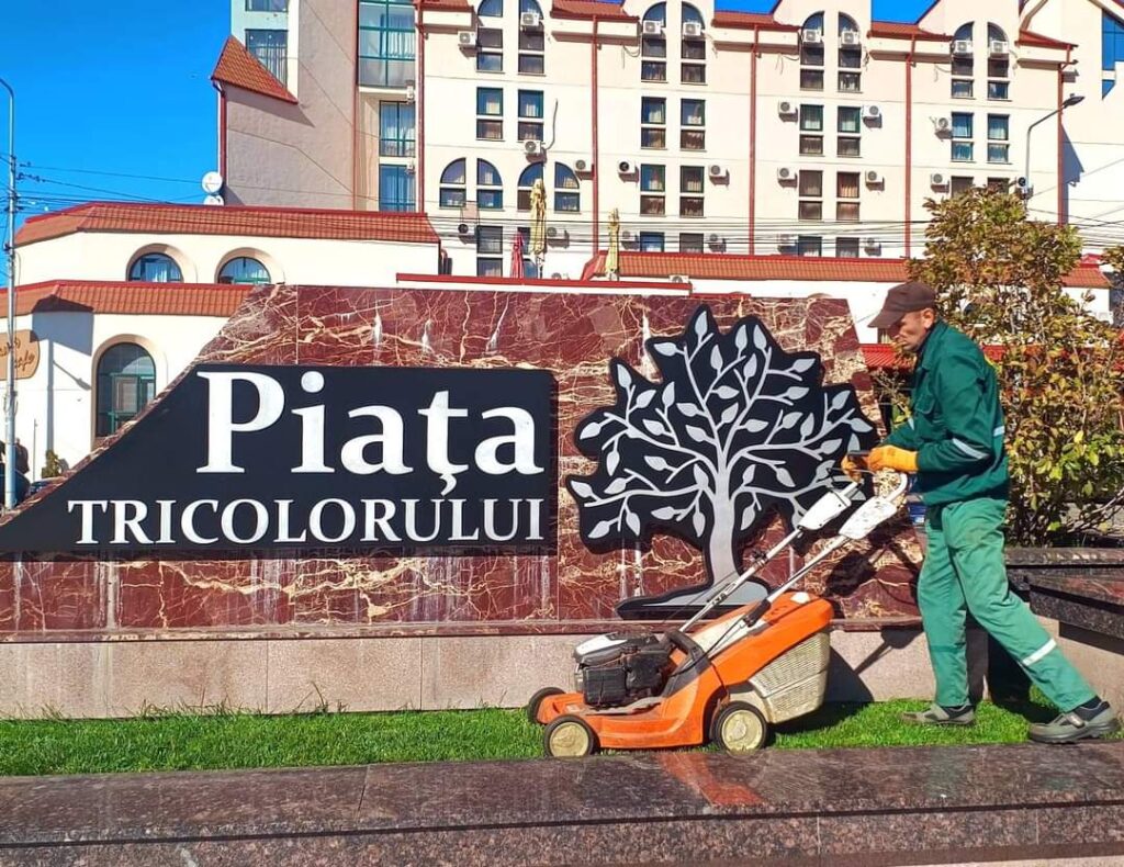 Municipiul Târgoviște: Acțiuni permanente pentru întreținerea spațiilor verzi în această toamnă Municipiul Târgoviște se mândrește cu un patrimoniu natural bogat, iar autoritățile locale intensifică eforturile pentru a menține frumusețea spațiilor verzi.