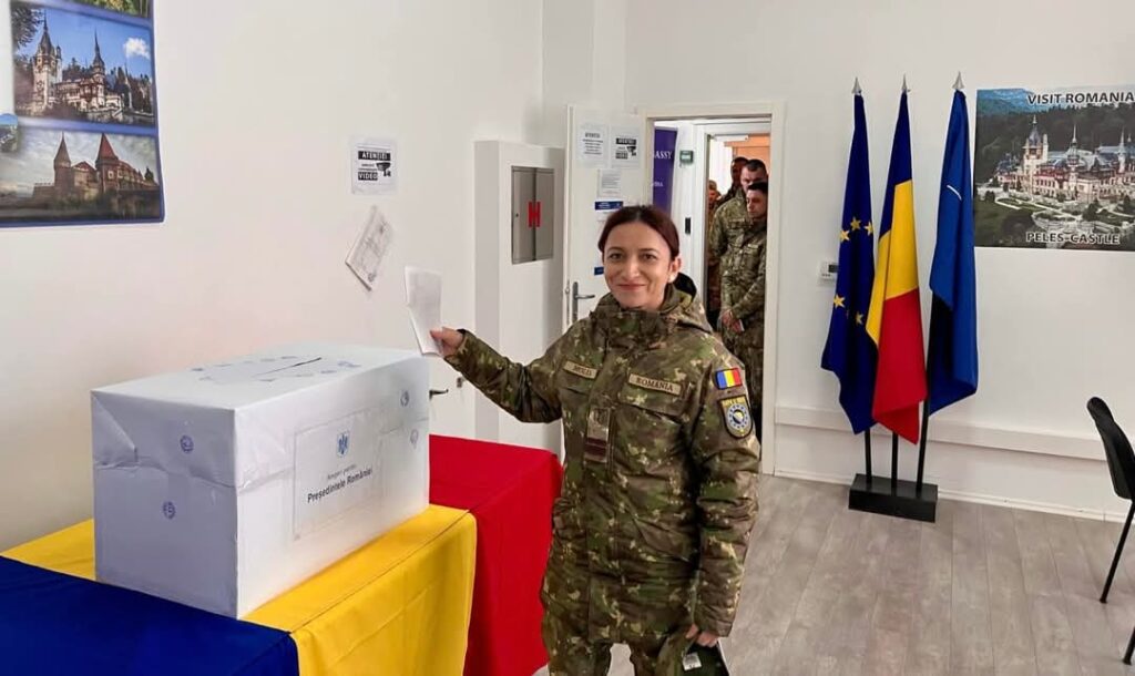 Dăruire, responsabilitate, simțul datoriei! Dăruire, responsabilitate, simțul datoriei! Chiar și în cele mai îndepărtate colțuri ale lumii, dăruirea și responsabilitatea pentru țară rămân priorități pentru militarii români.