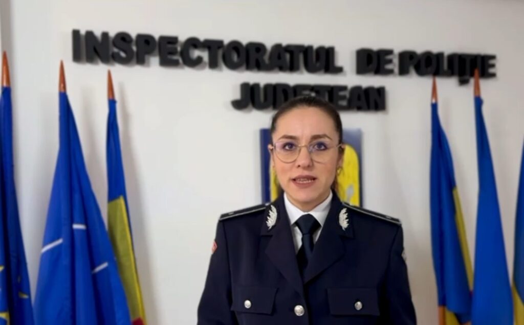 Siguranța Alegerilor: Polițiștii, jandarmii și pompierii sunt în acțiune pentru desfășurarea în siguranță a VOTULUI în județul Dâmbovița.VIDEO Siguranța Alegerilor: Polițiștii, jandarmii și pompierii sunt în acțiune pentru desfășurarea în siguranță a VOTULUI în județul Dâmbovița, Ministerul Afacerilor Interne (MAI) se află într-o mobilizare totală pentru asigurarea unui proces electoral corect și sigur în județul Dâmbovița. Peste 900 de cadre ale MAI sunt implicate activ în protejarea secțiilor de vot și menținerea ordinii publice, iar până în acest moment, nu au fost înregistrate incidente majore. Conform autorităților, toate cele 434 de secții de votare din județul Dâmbovița au fost protejate pe parcursul nopții de efectivele teritoriale ale MAI, iar sigiliile secțiilor au rămas intacte. „În această dimineață, secțiile de vot au fost predate președinților birourilor electorale, iar procesul electoral continuă fără probleme”, a declarat purtătorul de cuvânt al MAI. Pentru a preveni orice fel de abateri, MAI verifică activitatea de pe rețelele de socializare, urmărind posibile cazuri de propagandă electorală ilegală. De asemenea, autoritățile au intensificat măsurile pentru combaterea oricăror acțiuni de natură penală, cum ar fi mită electorală sau încălcarea secretului votului. "Fiecare sesizare va fi tratată cu maximă seriozitate și imparțialitate, iar intervențiile se vor face rapid, în conformitate cu legea", au subliniat reprezentanții MAI. Peste 400 de efective ale MAI sunt special dedicate protecției secțiilor de vot, în timp ce alte 400 de cadre sunt responsabile de menținerea ordinii publice în întreg județul. Autoritățile subliniază că, pentru ca votul să se desfășoare fără probleme, toți cetățenii care doresc să participe la procesul electoral trebuie să aibă documentele de identitate valabile, iar cei care nu le au pot apela la serviciile autorităților locale, care sunt disponibile până la închiderea secțiilor de vot. „Siguranța procesului electoral este prioritatea noastră, iar fiecare cetățean care își exercită dreptul de vot trebuie să o facă într-un climat de libertate și siguranță”, a adăugat purtătorul de cuvânt. Pe parcursul întregii zile, MAI va continua să ofere informații publicului cu privire la evoluția procesului electoral și misiunile desfășurate.