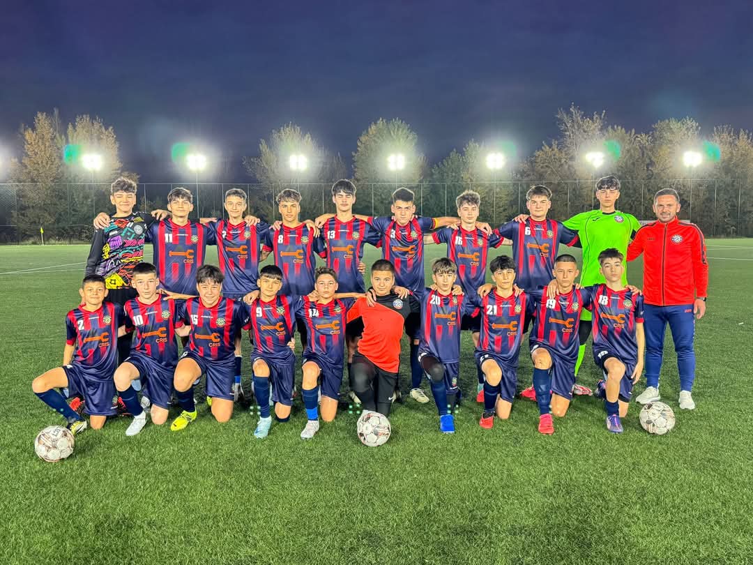 Kinder Târgoviște rămâne lider după o victorie clară în etapa 10 a Campionatului Juniori U15, au fost meciuri incitante și rezultate interesante pe terenurile din județ.