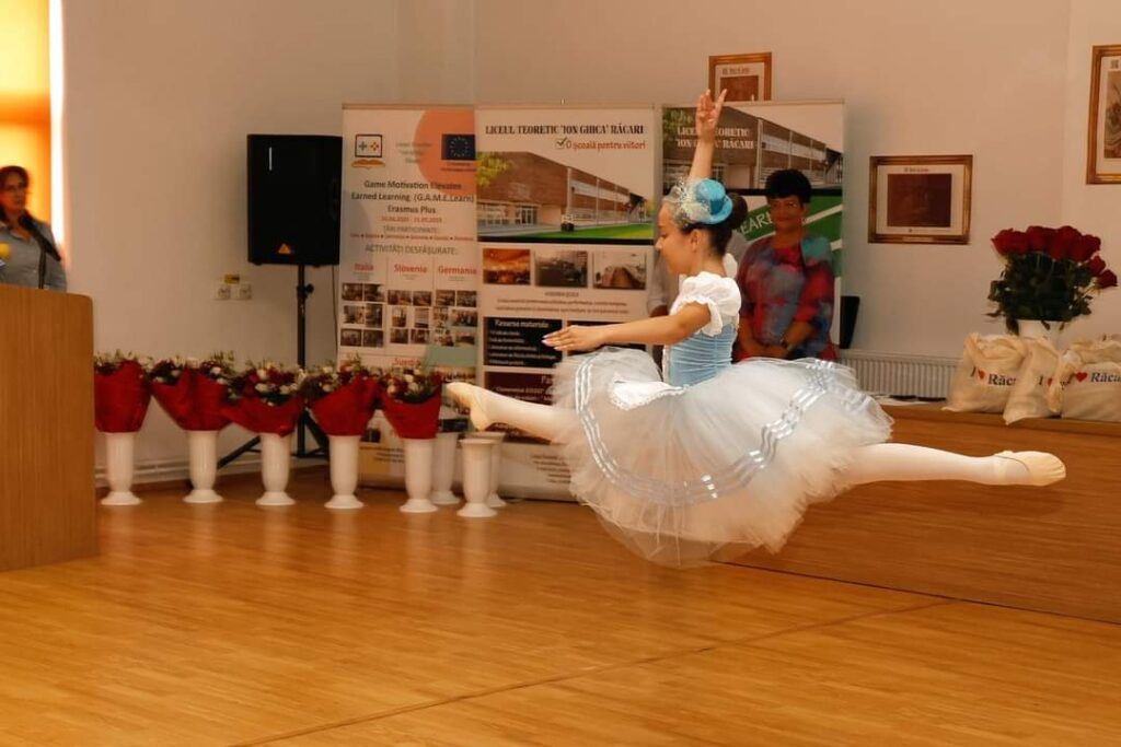Micuța balerină din Răcari, Sandu Daria-Florentina va reprezenta România la Campionatul Mondial de Balet Micuța balerină din Răcari,Sandu Daria-Florentina va reprezenta România la Campionatul Mondial de Balet, astfel primarul Marius Caravețeanu