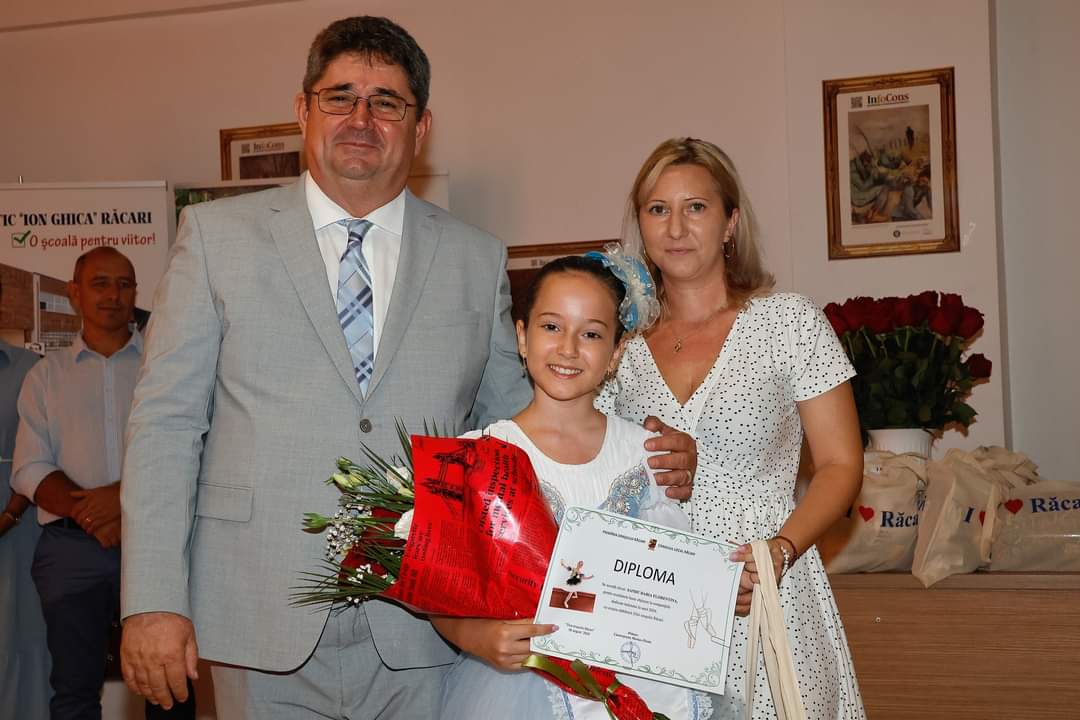 Micuța balerină din Răcari,Sandu Daria-Florentina va reprezenta România la Campionatul Mondial de Balet, astfel primarul Marius Caravețeanu
