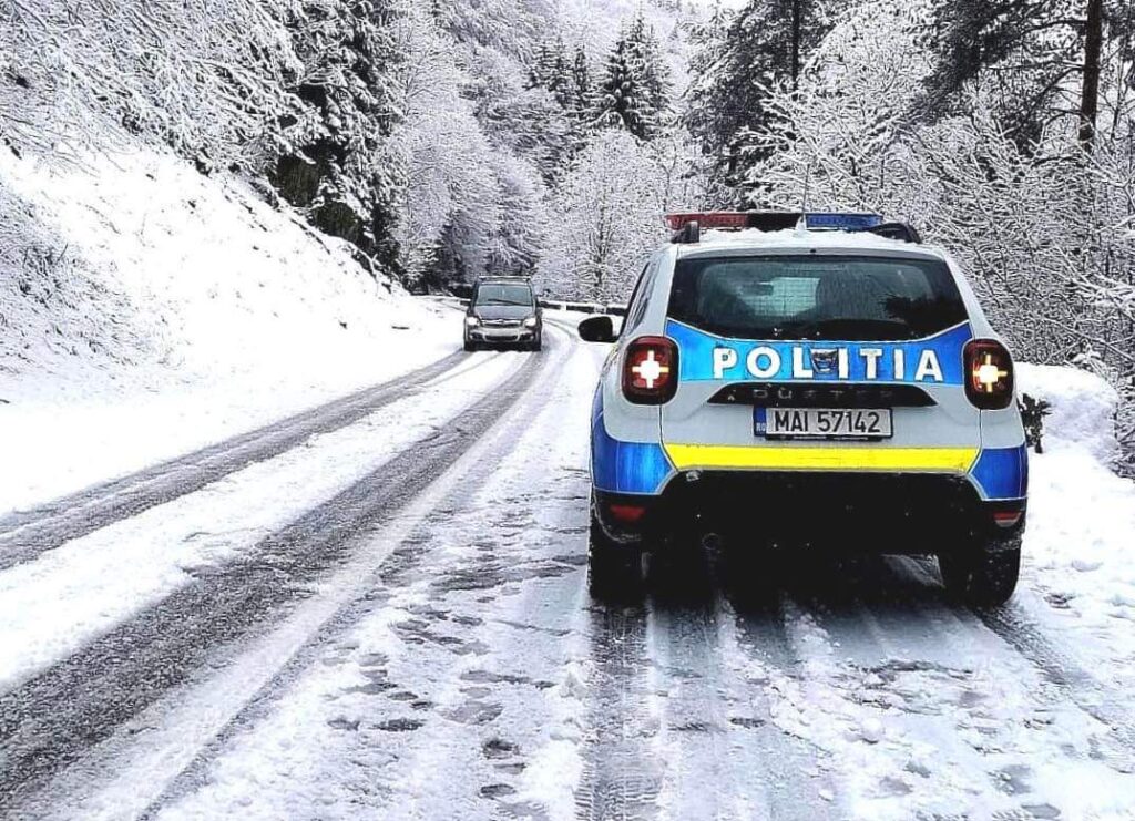 Atenție, șoferi! Vremea se răcește brusc,  pregătiți-vă cauciucurile de iarnă,  săptămâna ce tocmai începe vine cu o răcire semnificativă începând de miercuri seară 