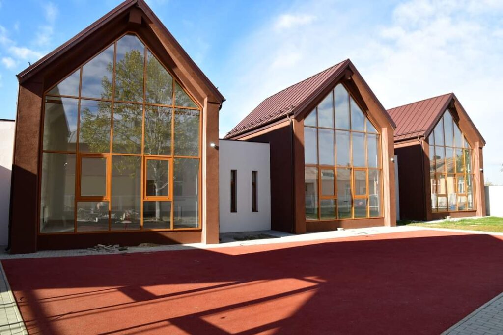 Noua  Grădiniță din Răcari este aproape de finalizare,  un nou succes în domeniul educațional, odată cu finalizarea lucrărilor de construcție.