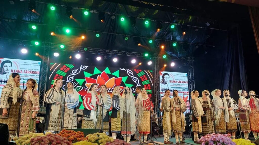 Debutul celei de-a X-a ediții a Festivalului-Concurs Național „Ileana Sărăroiu” la Târgoviște a avut loc aseară, la Casa de Cultură