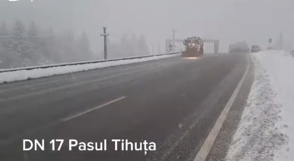 Ninsori în zona montană a județului Suceava: Intervenție rapidă pentru asigurarea circulației, echipele de deszăpezire ale DRDP Iași