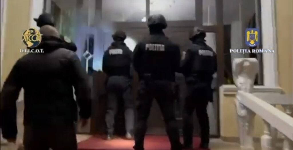 OPERAȚIUNEA ,,GHOST GUNS”: 131 de percheziții la interlopii din Dâmbovița, București,  Prahova, Giurgiu, Ialomița, Ilfov și Teleorman. VIDEO OPERAȚIUNEA ,,GHOST GUNS”: 131 de percheziții la interlopii din Dâmbovița, București,  Prahova, Giurgiu, Ialomița, Ilfov și Teleorman.