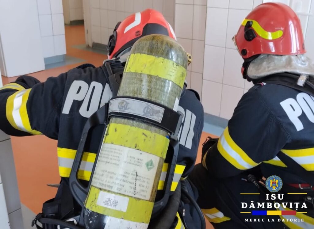 Exercițiu de intervenție la Spitalul Județean de Urgență Târgoviște: Simularea unui incendiu complex în Secția Boli Infecțioase Exercițiu de intervenție la Spitalul Județean de Urgență Târgoviște: Simularea unui incendiu complex în Secția Boli Infecțioase.