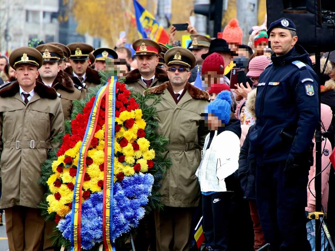 Jandarmeria Dâmbovița a fost prezentă, astăzi, în Piața Tricolorului din municipiul Târgoviște, pentru a asigura măsurile de ordine publică