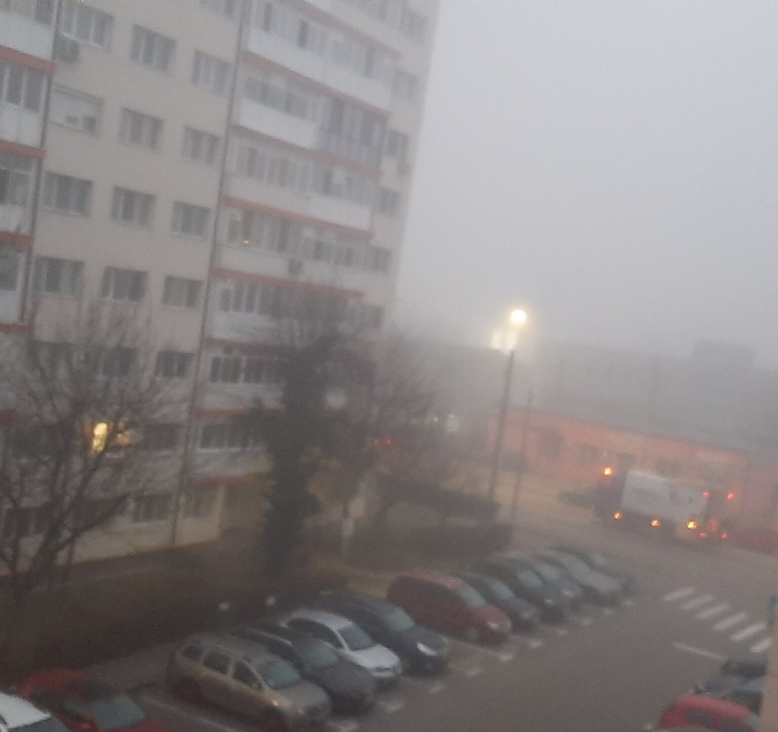 Ceață pe drumurile din Dâmbovița: Reduți Viteza! Ceață pe drumurile din Dâmbovița,Centrul INFOTRAFIC din cadrul Inspectoratului General al Poliției Române informează c