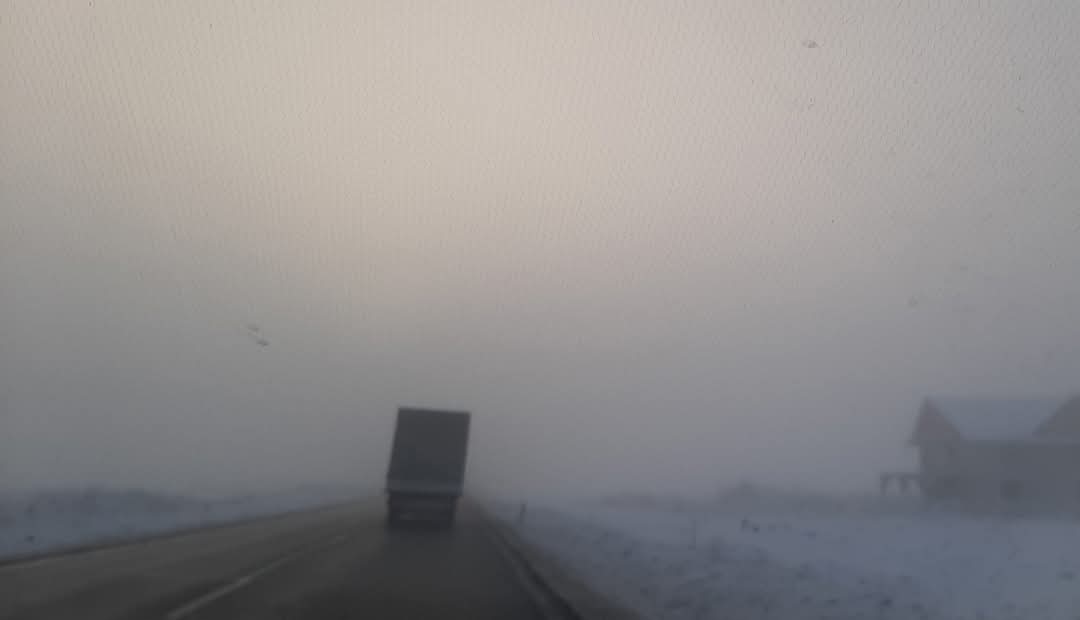 Atenție, șoferi! Ceață densă pe drumurile din țară, inclusiv în Dâmbovița.