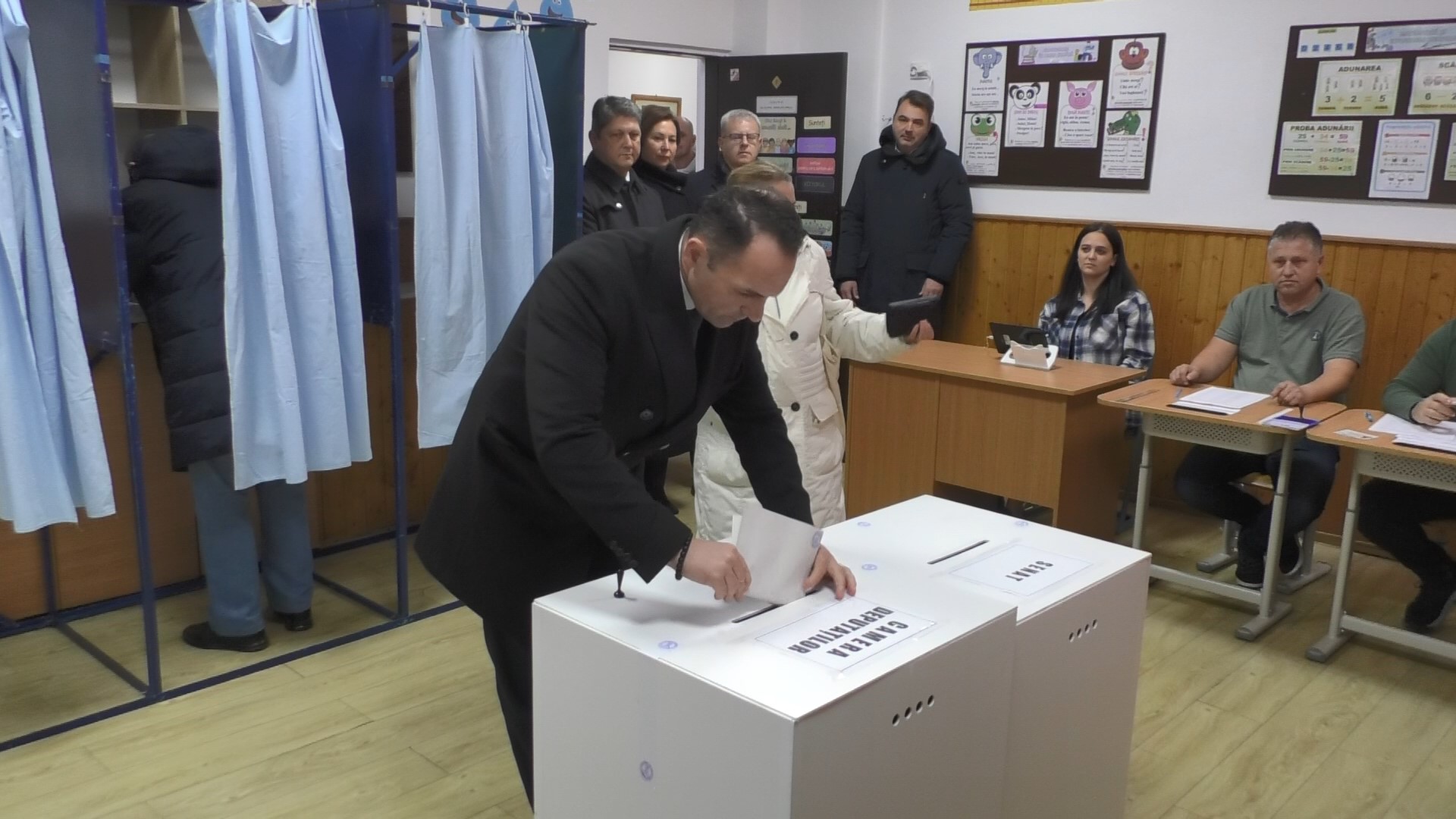 Primarul municipiului Târgoviște, Daniel Cristian Stan, a adresat un mesaj de unitate și speranță. A subliniat importanța