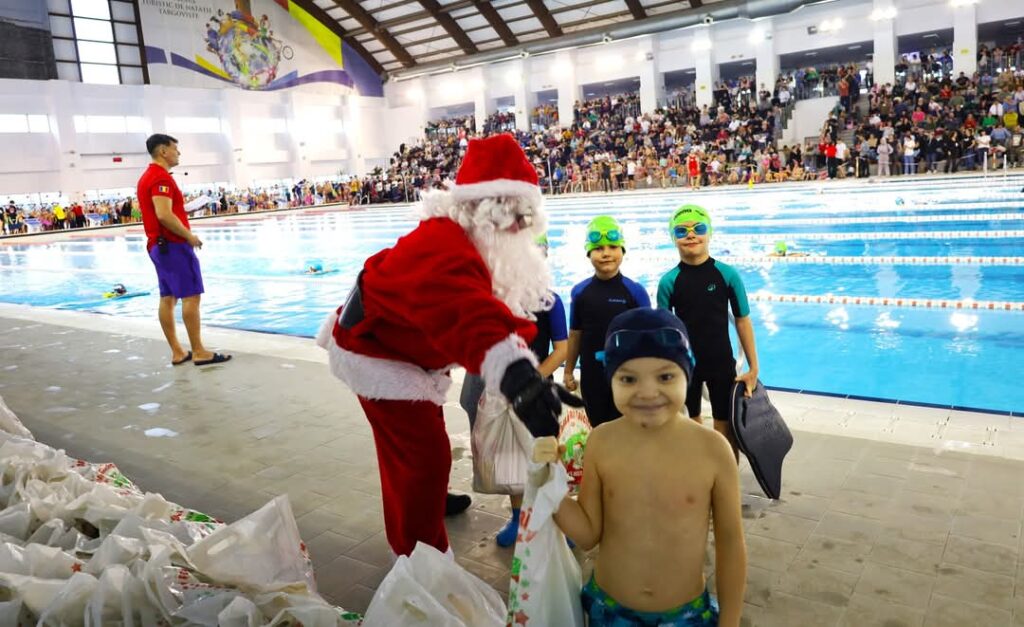 Magia sărbătorilor a cuprins înotătorii din Târgoviște la Cupa Moș Crăciun.