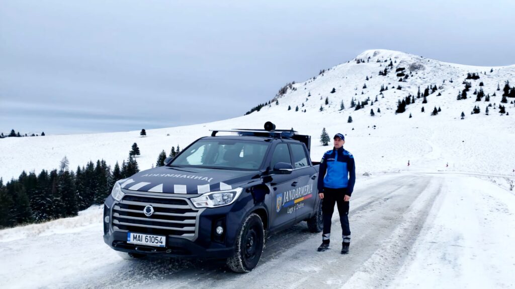 Jandarmii montani din Dâmbovița face recomandări esențiale pentru o excursie sigură în Munții Bucegi în sezonul rece.