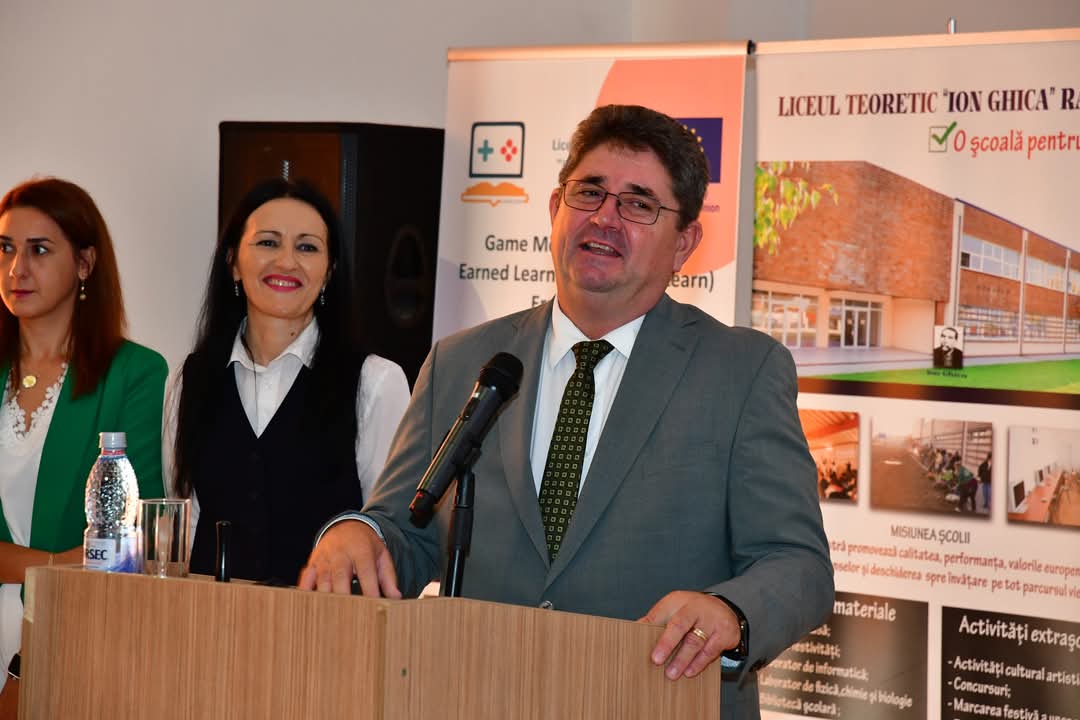 Liceul Teoretic "Ion Ghica" din Răcari a primit cu mândrie Diploma de Excelență la prestigioasa Gală a Educației, un eveniment emblematic organizat