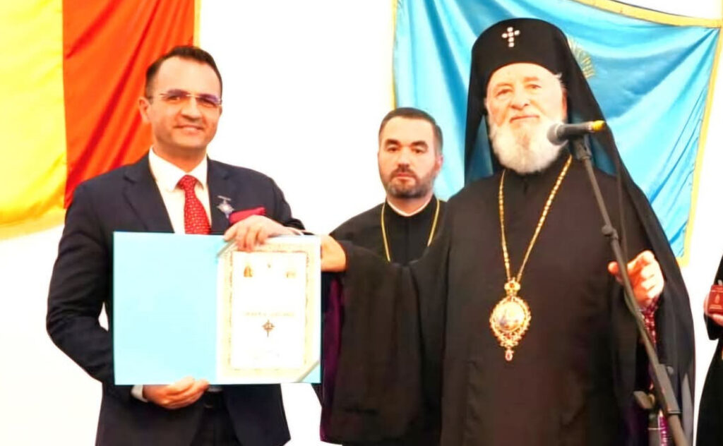 Primarul Daniel Cristian Stan, distins cu „Crucea Valahă”.