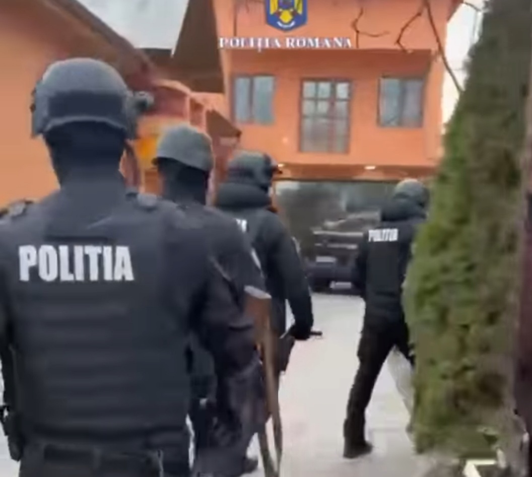 Polițiștii din cadrul Serviciului Arme, Explozivi și Substanțe Periculoase au descins în Târgoviște, în data de 29 decembrie