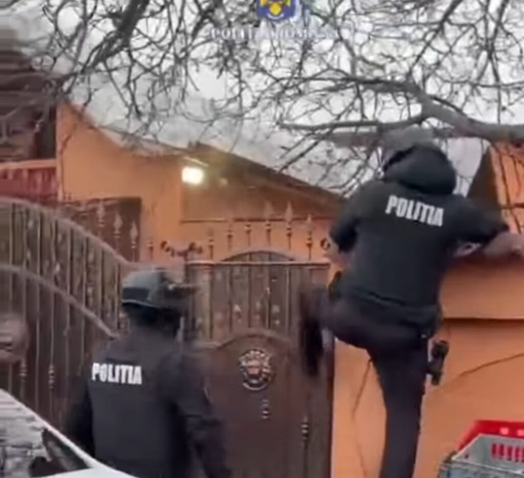 Polițiștii din cadrul Serviciului Arme, Explozivi și Substanțe Periculoase au descins în Târgoviște, în data de 29 decembrie