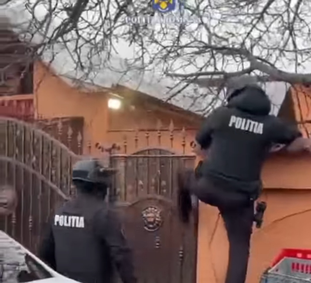 Polițiștii din cadrul Serviciului Arme, Explozivi și Substanțe Periculoase au descins în Târgoviște, în data de 29 decembrie