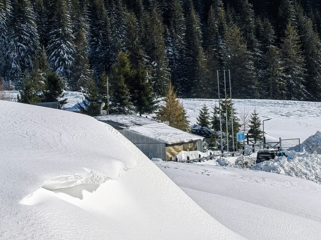 Risc mare de avalanșă în Munții Bucegi, Salvamont Dâmbovița a emis un avertisment serios pentru toți iubitorii muntelui