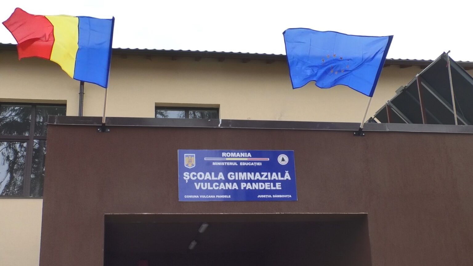 Un proiect de amploare, care marchează un pas important în dezvoltarea educațională a comunității din Vulcana Pandele,