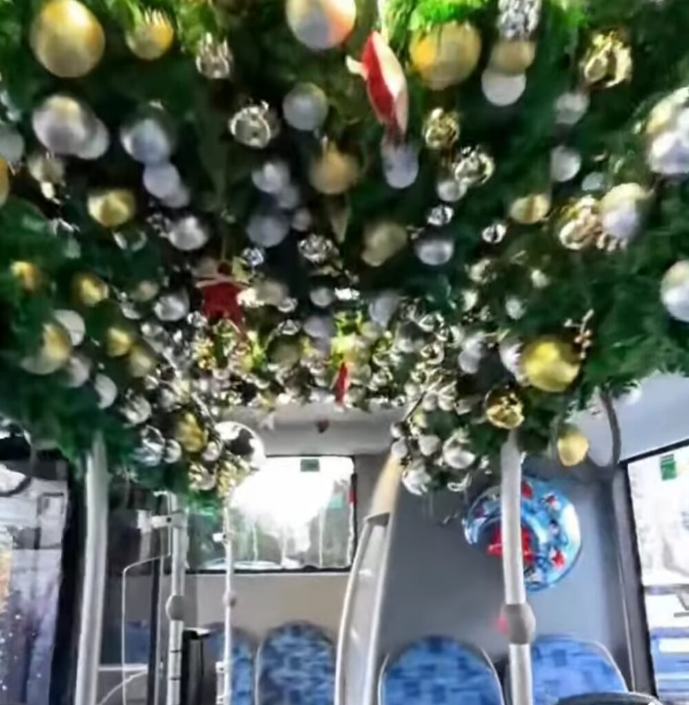 Autobuzul lui Moș Crăciun va circula gratuit la Târgoviște pentru copii in perioada 21-24 decembrie.