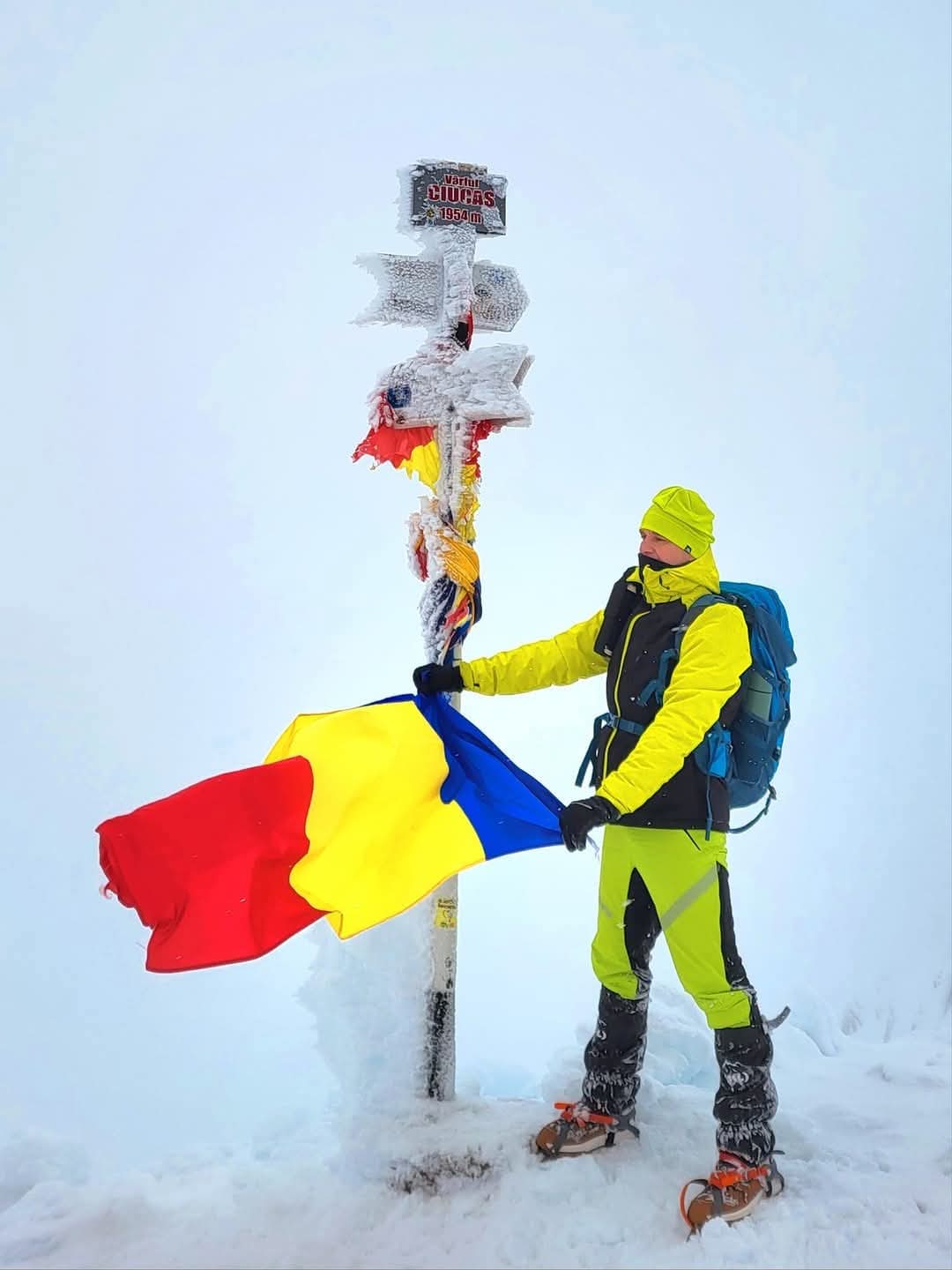 Un traseu palpitant pe Vârful Ciucaș: Provocări de iarnă și peisaje impresionante, astăzi, un iubitor al muntelui a trăit o aventură de neuitat pe Vârful Ciucaș