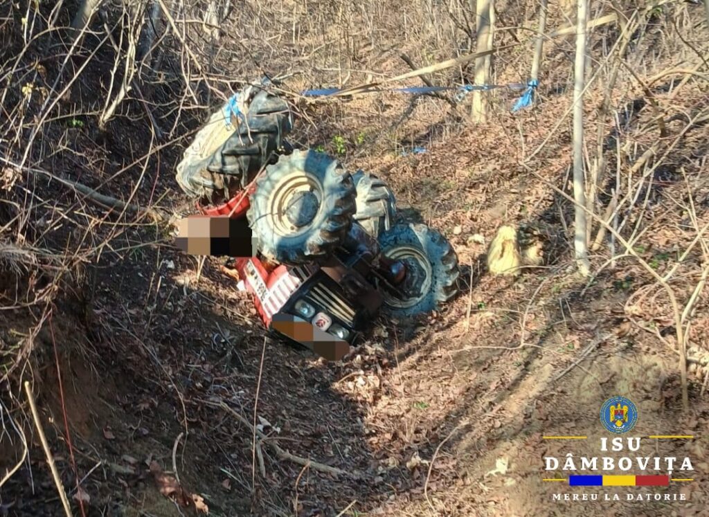 Accident grav în Gura Bărbulețului, un bărbat de aproximativ 70 de ani a fost prins sub tractorul pe care îl manevra în localitatea Gura Bărbulețului, după ce vehiculul s-a răsturnat.