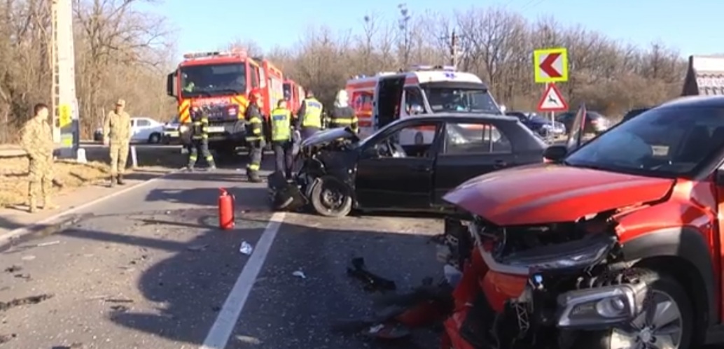 Coliziune cu impact violent, în după-amiaza zilei de 27 ianuarie, un accident rutier a avut loc pe DN 72A, în afara localității Dragomirești, în care au fost implicate două autoturisme.