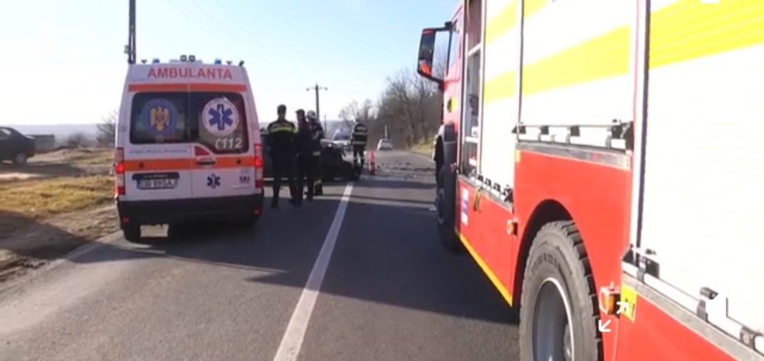 Coliziune cu impact violent, în după-amiaza zilei de 27 ianuarie, un accident rutier a avut loc pe DN 72A, în afara localității Dragomirești, în care au fost implicate două autoturisme.