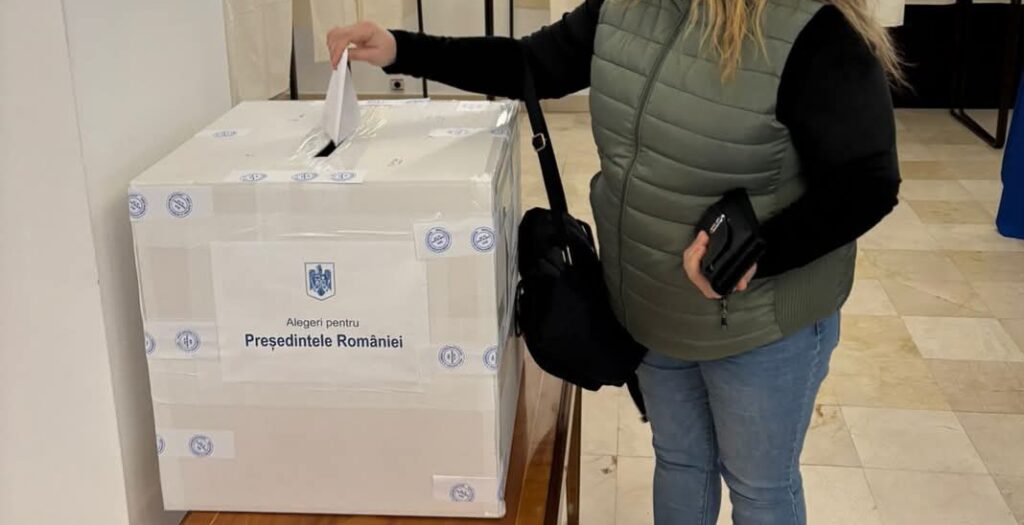 Alegeri Prezidențiale 2025: Noile reguli pentru votul din diaspora, sancțiuni mai mari pentru rețelele sociale și reduceri pentru cei care lucrează la secțiile de votare.