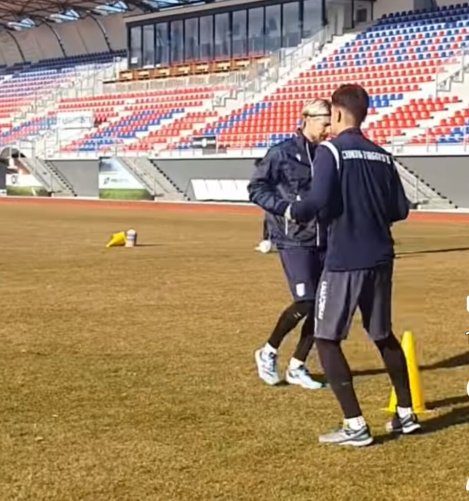 Chindia Târgoviște a demarat primul antrenament al anului cu toți jucătorii din lot (25 de jucători), cu excepția celor doi absenți,