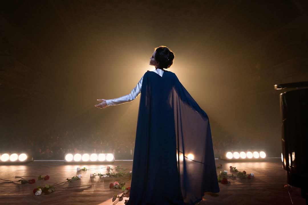 Maria Callas revine pe marele ecran la Cinema Independența, 9 ianuarie, un film regizat de Pablo Larraín, care aduce la viață legenda operei