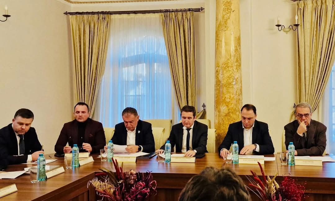 Târgoviște va fi reprezentată la nivel înalt, primarul municipiului Târgoviște, Daniel Cristian Stan, a fost ales vicepreședinte al Asociației Municipiilor