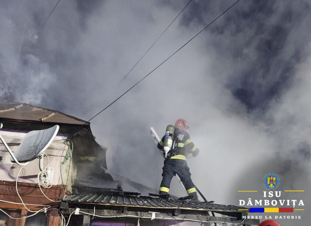 Incendiu devastator în comuna Răzvad, în această dimineață, în jurul orei 06:36, un incendiu de amploare a fost semnalat în comuna Răzvad, satul Gorgota, pe strada principală