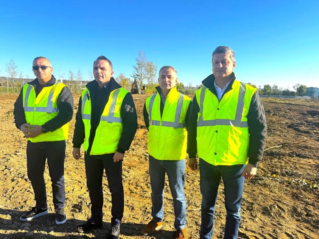 Primăria Târgoviște investește într-o infrastructură de top în zona Complexului de Natație Târgoviște  Primăria Târgoviște continuă să investească în dezvoltarea infrastructurii sportive, iar Complexul Turistic de Natație devine, pe zi ce trece
