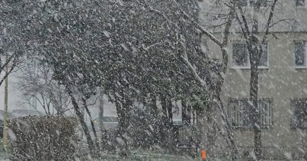 Alertă meteo: Weekend de iarnă în sudul și estul României, chiar dacă astăzi, soarele ne încălzește puțin.