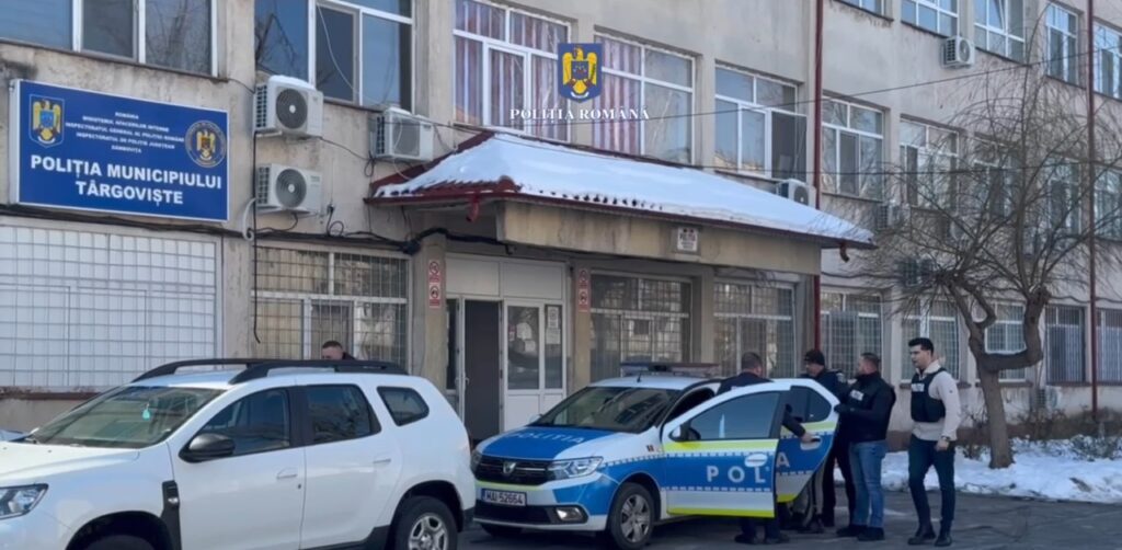 Arestat preventiv pentru 30 de zile sub aspectul săvârșirii infracțiunii de viol săvârșit asupra unui minor., VIDEO La data de 23 februarie a.c., polițiștii din cadrul Poliției Municipiului Târgoviște, sub coordonarea unui procuror de la Parchetul de pe lângă Judecătoria Târgoviște, au pus în executare un mandat de percheziție domiciliară în Târgoviște, la un bărbat, de 49 de ani.