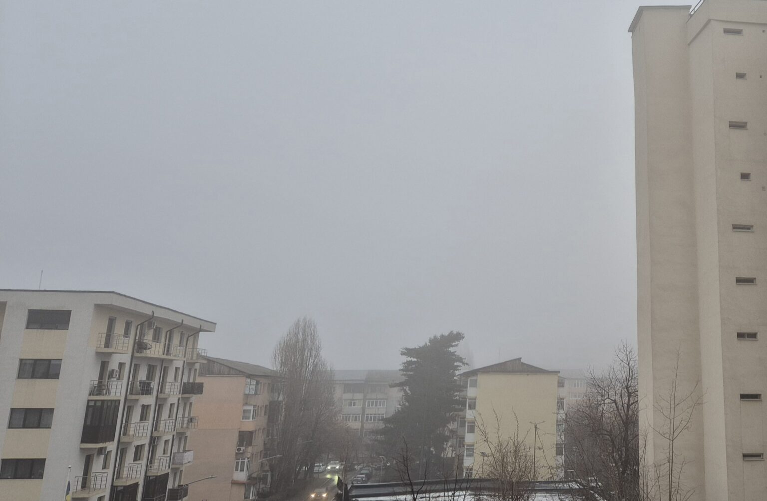 Avertizare meteo în județul Dâmbovița: Ceață densă, burniță și ploi.