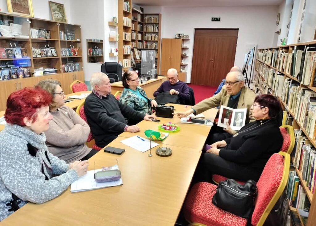 Clubul Seniorilor de la Biblioteca Județeană „Ion Heliade Rădulescu” Dâmbovița, a marcat personalitatea legendarului sculptor român Constantin Brâncuși, cu prilejul împlinirii a 149 de ani de la nașterea sa, pe 19 februarie.
