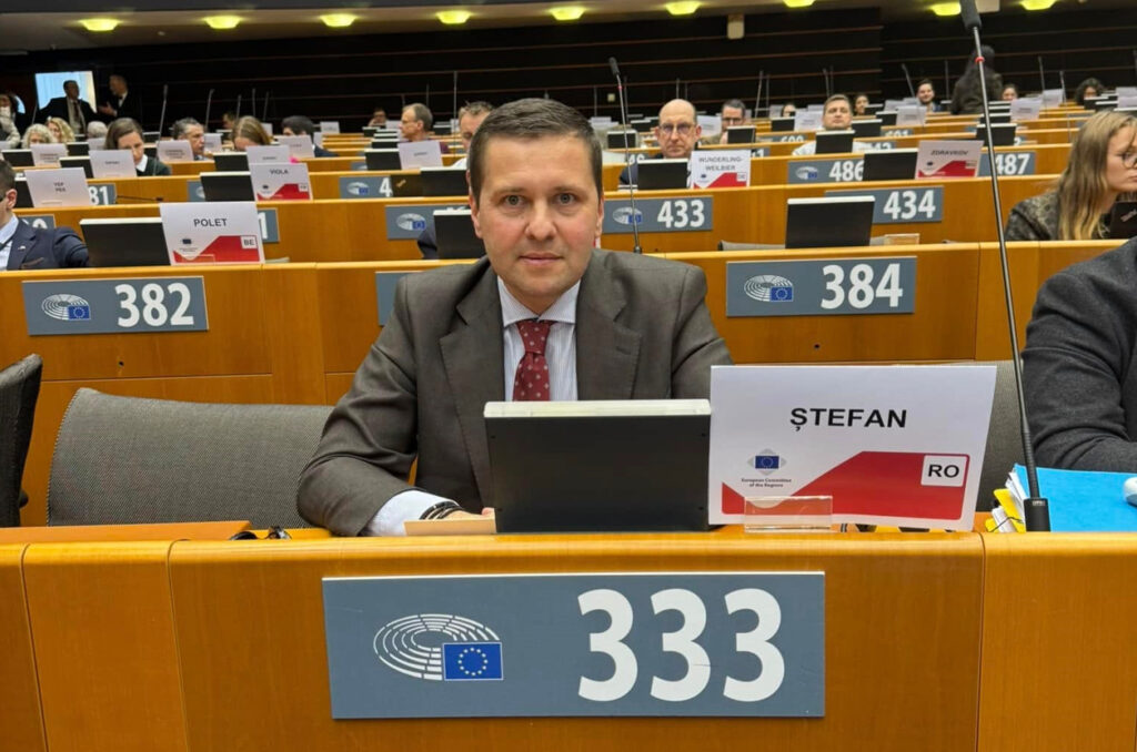 Corneliu Ștefan, președintele Consiliului Județean Dâmbovița, a anunțat că a fost reales membru cu drepturi depline în Comitetul European al Regiunilor pentru perioada 2025-2030. În acest context, a participat recent la Bruxelles la cea de-a 164-a sesiune plenară, unde principala temă a fost „Autoritățile locale și regionale în centrul unei politici de coeziune reînnoite”.
