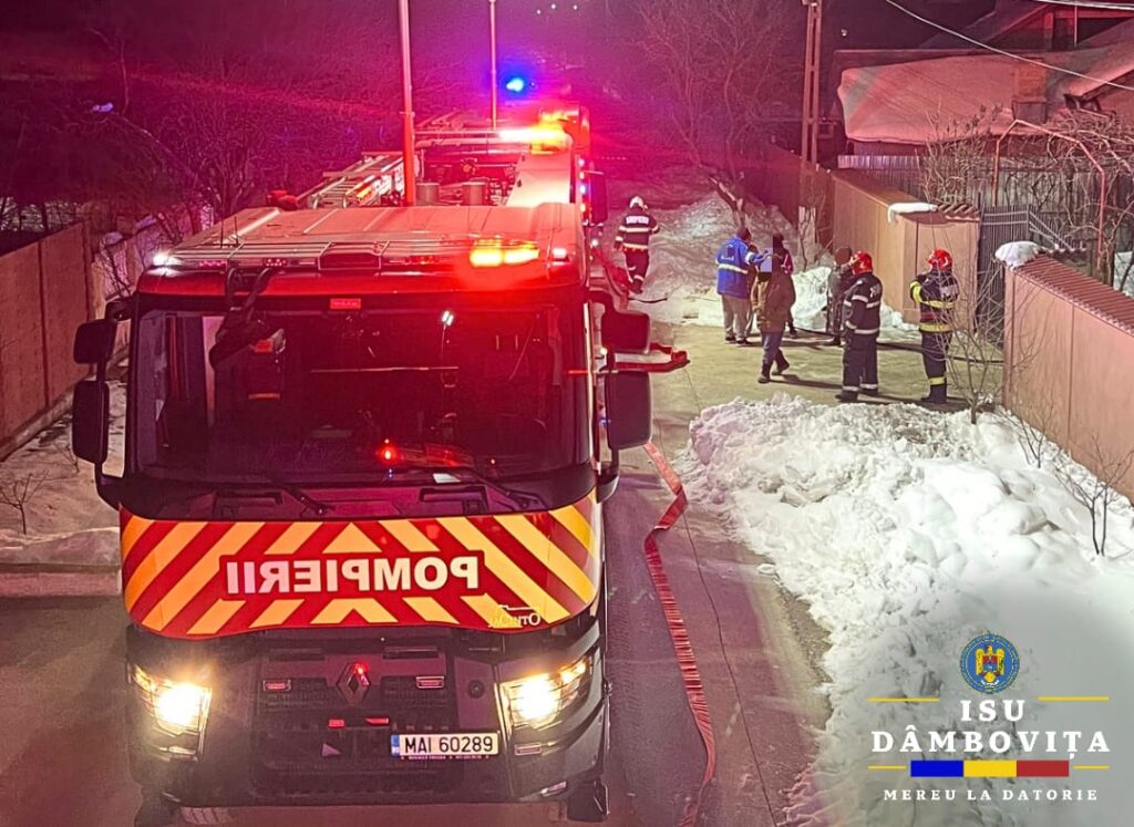 Incendiu în Mogoșani, noaptea trecută, în jurul orei 22:20, pompierii din cadrul Detașamentului de Pompieri Găești au fost solicitați