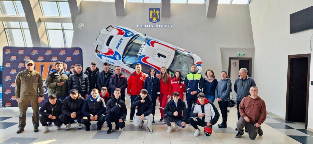 Tineri pregătiți pentru siguranța rutieră: Permis de conducere pentru viață, nu pentru închisoare! Tineri pregătiți pentru siguranța rutieră:Permis de conducere pentru viață, nu pentru închisoare! Poiectul educativ „Permis de conducere pentru viață, nu pentru închisoare!”