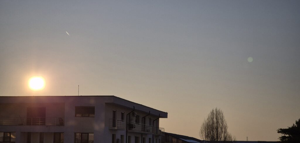 Astăzi, Târgoviște s-a trezit cu o dimineață geroasă, termometrele indicând -10 grade Celsius la ora 6:00.