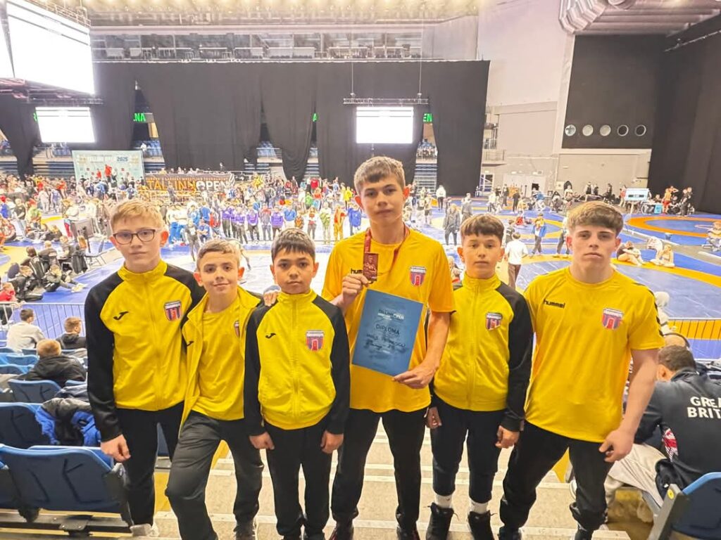 O nouă medalie meritată pentru echipa CSȘ Târgoviște la Competiția de Lupte Libere din Estonia Echipa de lupte libere CSȘ Târgoviște a strălucit pe plan internațional, obținând încă o medalie impresionantă la competiția de lupte libere din Estonia