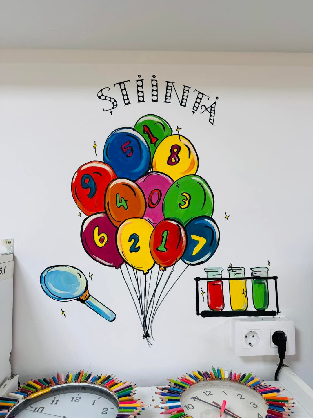 Grădinița nr. 2 Târgoviște a devenit un loc mult mai vesel și creativ datorită unui proiect deosebit realizat de elevii de la Liceul de Arte „Bălașa Doamna”.