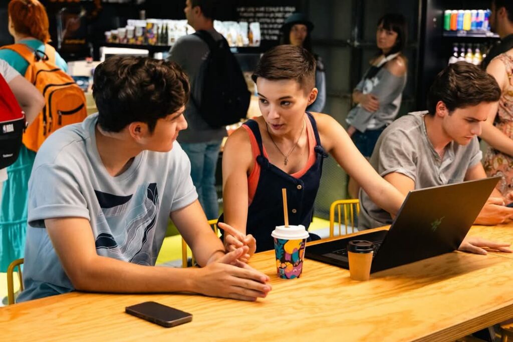 Premiera filmului „Hoții de Subiecte” pe 28 martie la Cinema Independența din Târgoviște! Începând cu 28 martie 2025, iubitorii de film sunt invitați la Cinema Independența pentru premiera mult așteptată a filmului „Hoții de Subiecte”