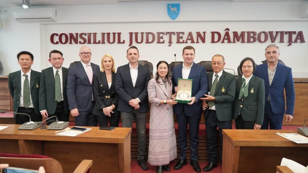 Astăzi, președintele Consiliului Județean Dâmbovița, Corneliu Ștefan, și primarul municipiului Târgoviște, Daniel Cristian Stan, au primit la sediul Consiliului Județean o delegație